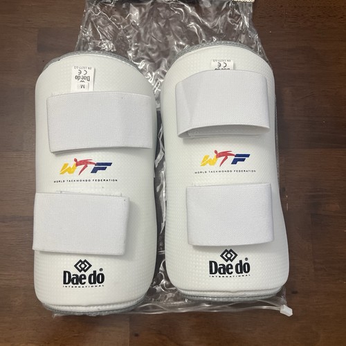 World taekwondo shin guards - world,